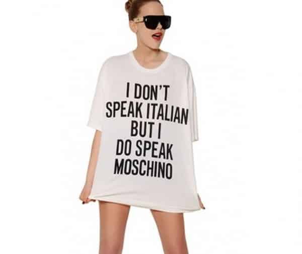 T-shirt con scritte moda Moschino