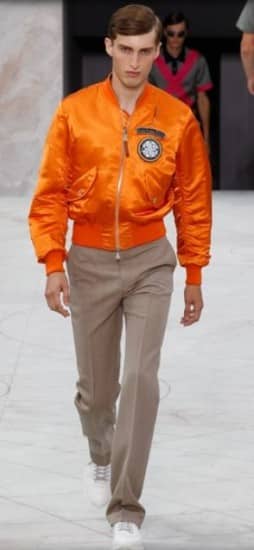 Sfilata Louis Vuitton primavera estate 2015 uomo arancio