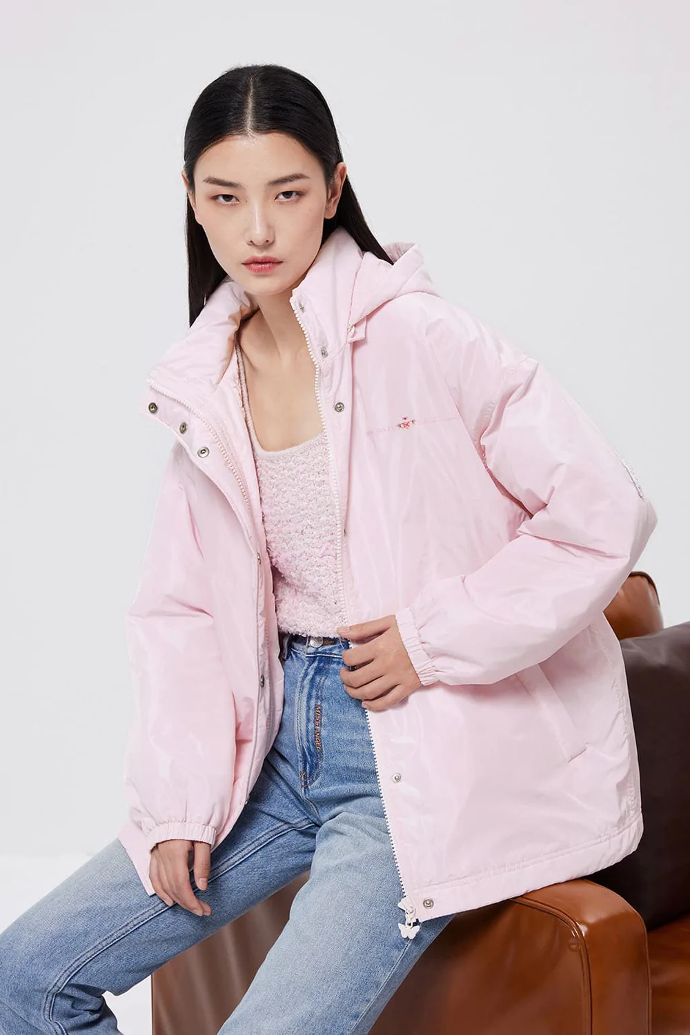 Morbidissima questa giacca con cappuccio colore rosa baby pink
